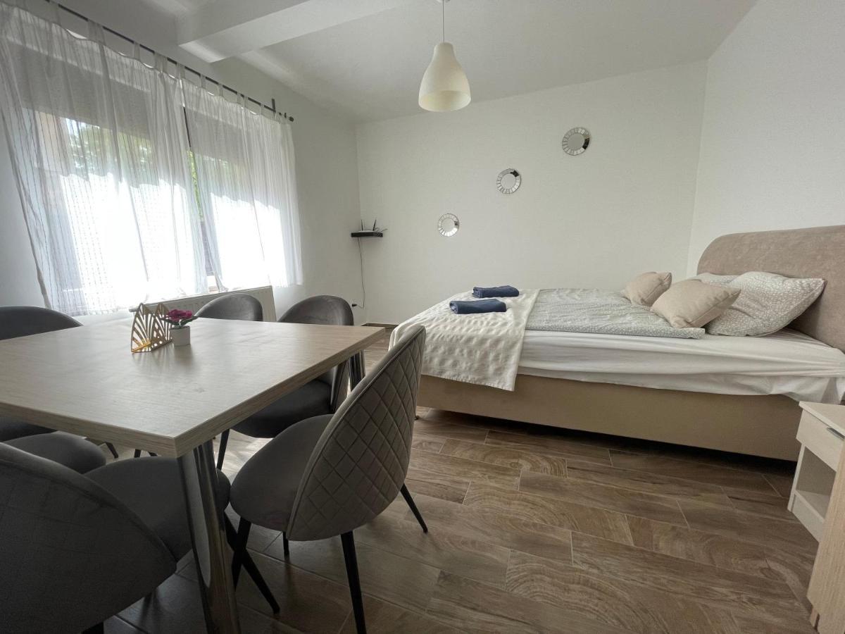 New Beachapartman Шіофок Екстер'єр фото